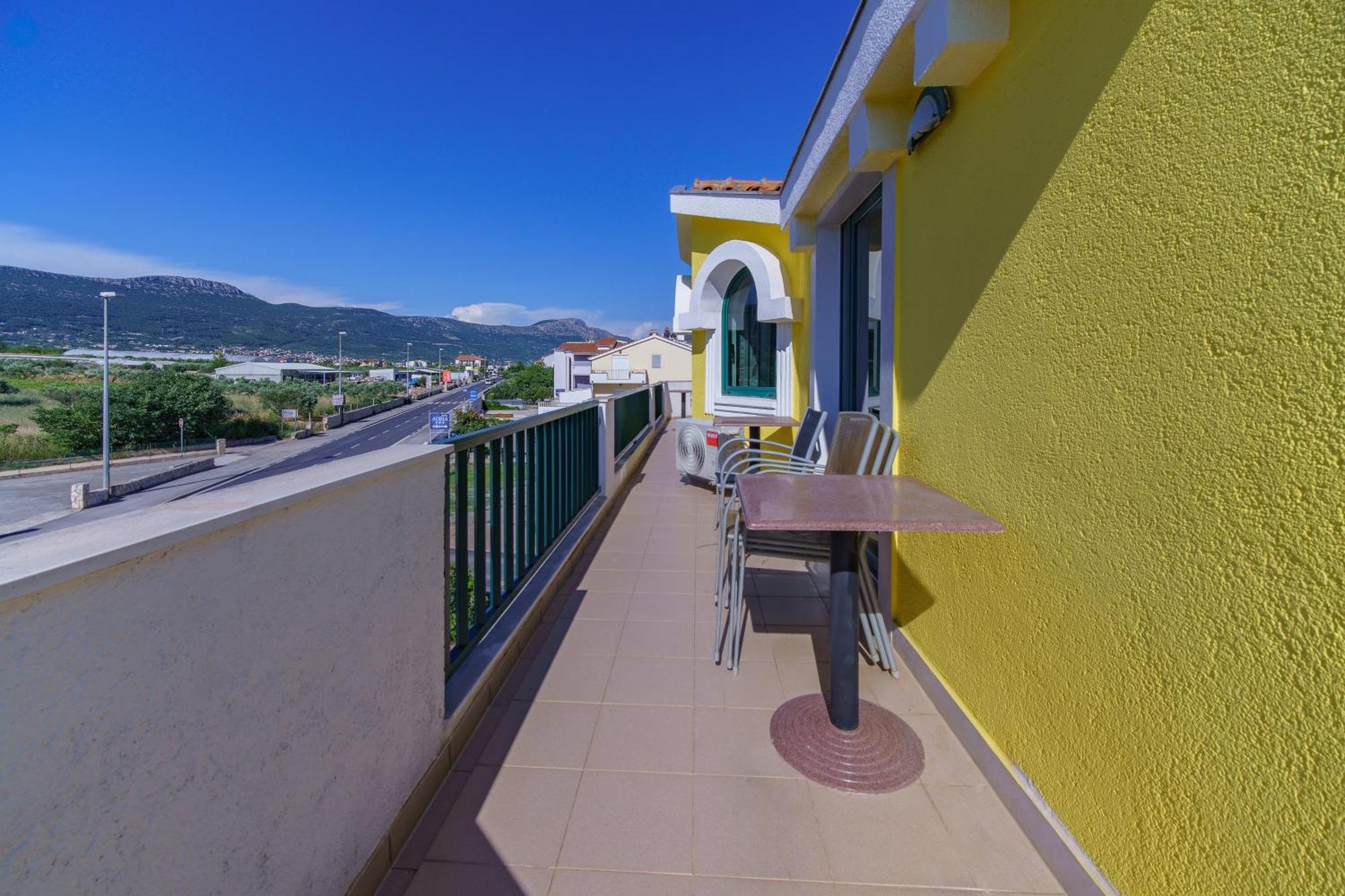 History Apartments Kastela Exterior photo