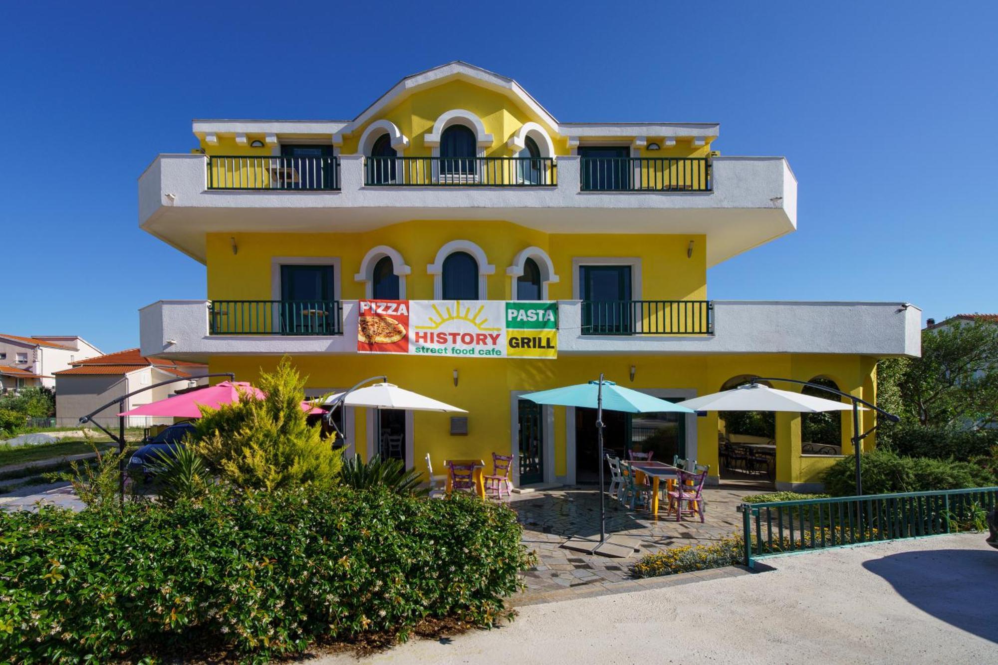 History Apartments Kastela Exterior photo